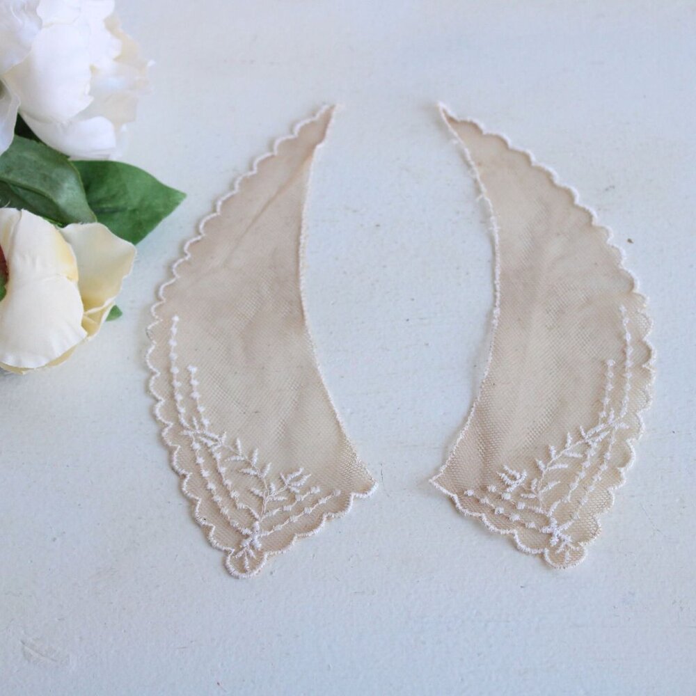 Vintage Ivory Lace Appliques, Pair of 9" Long Collar Pieces - Picture 2 of 10